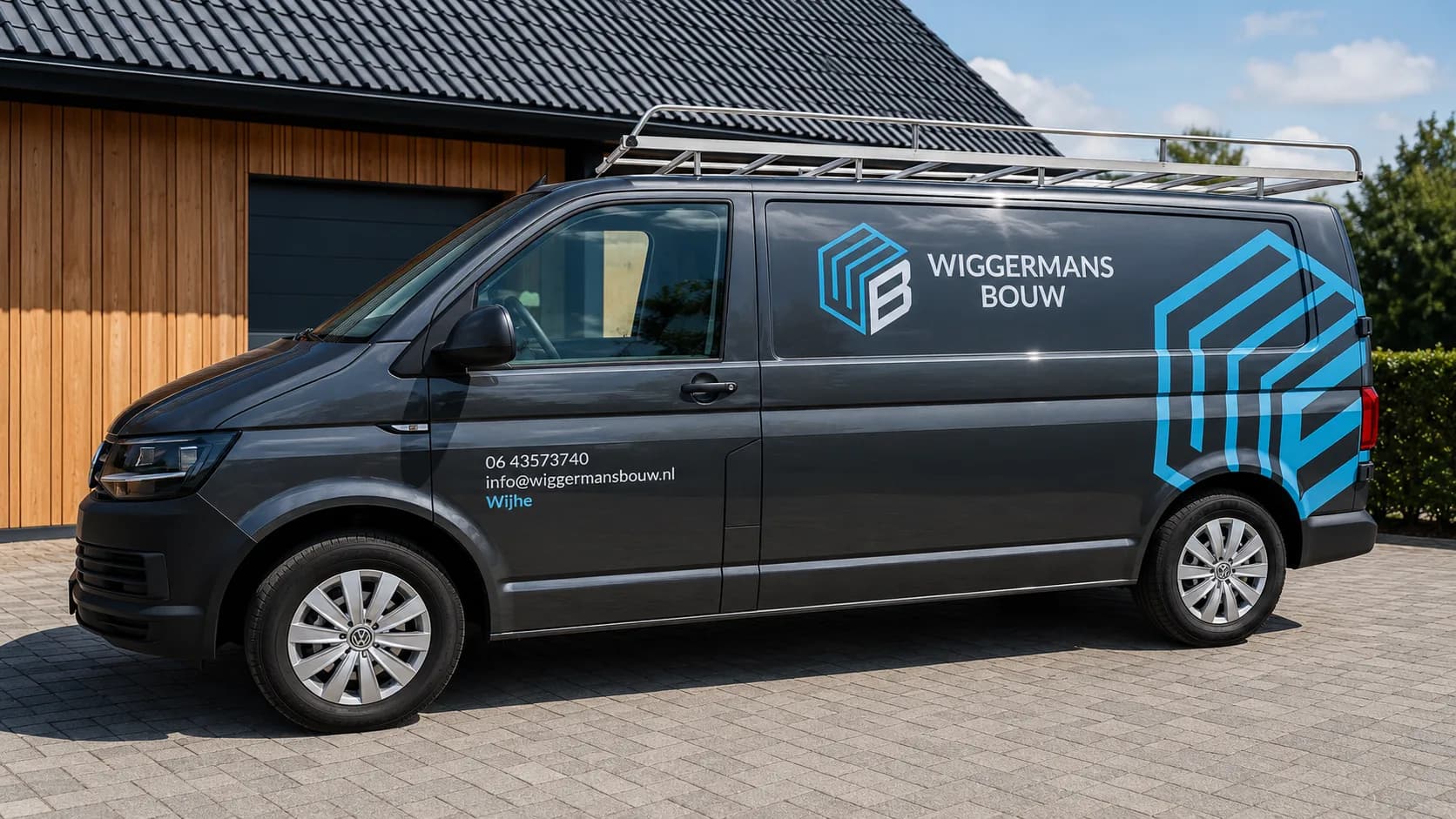 Bus van Wiggermans bouw in Wijhe