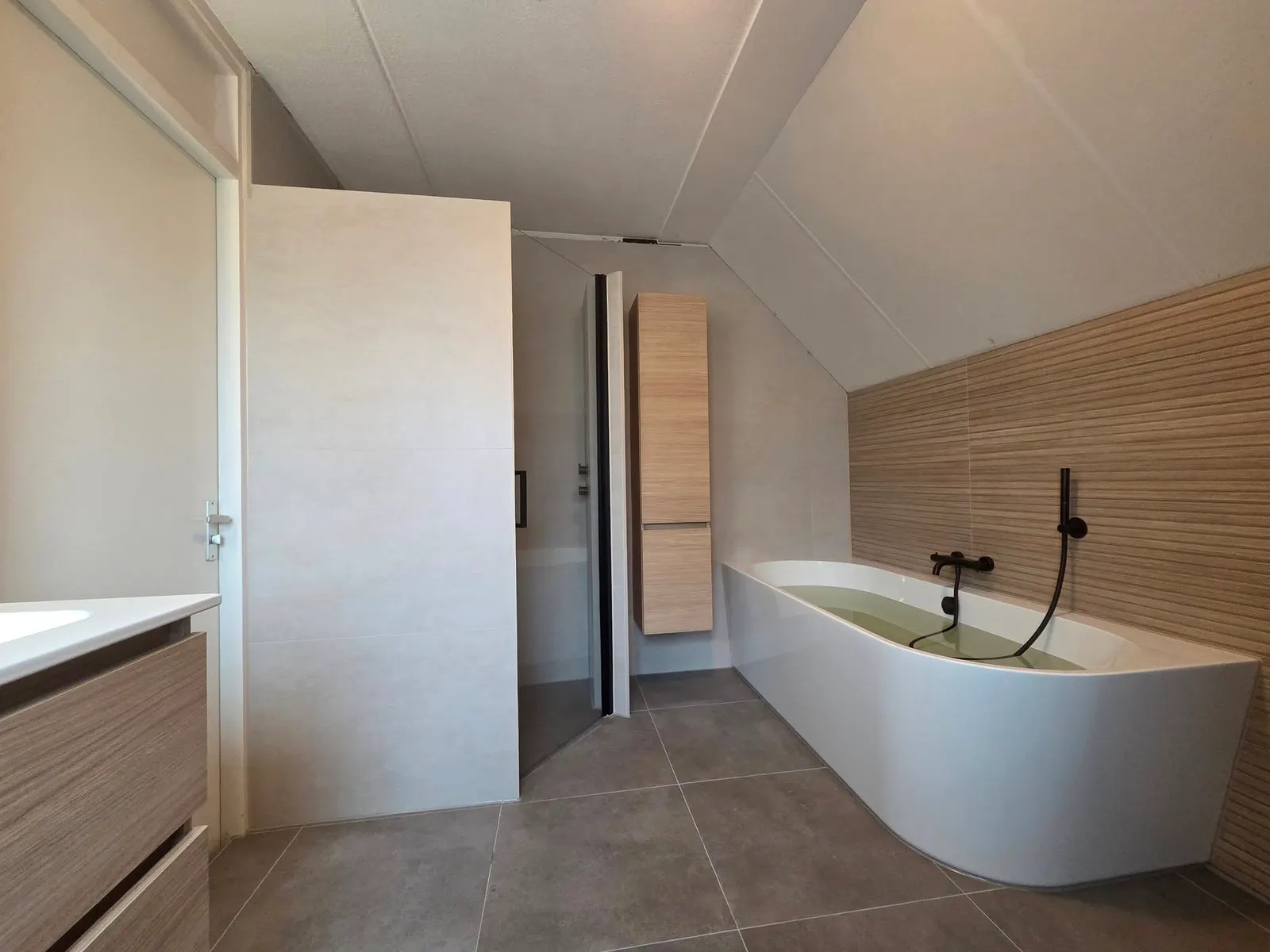 Badkamer renovatie eindresultaat foto 7