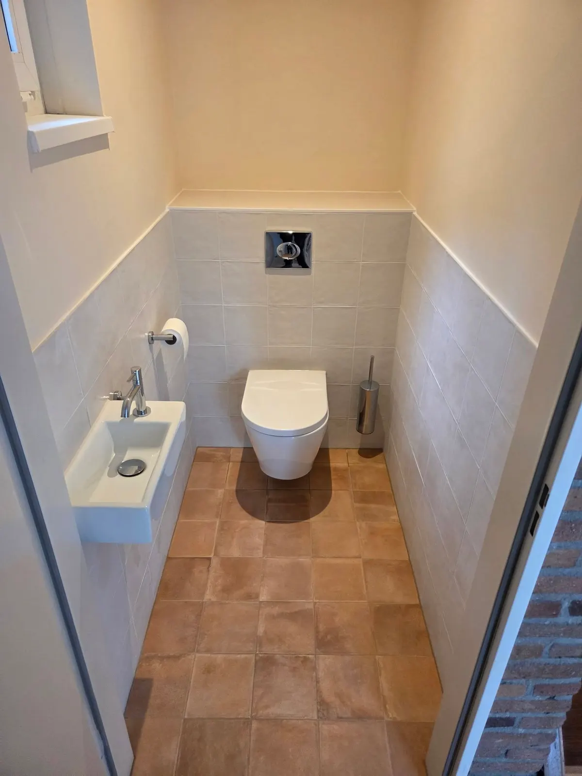 WC betegeld en afgekit foto 6