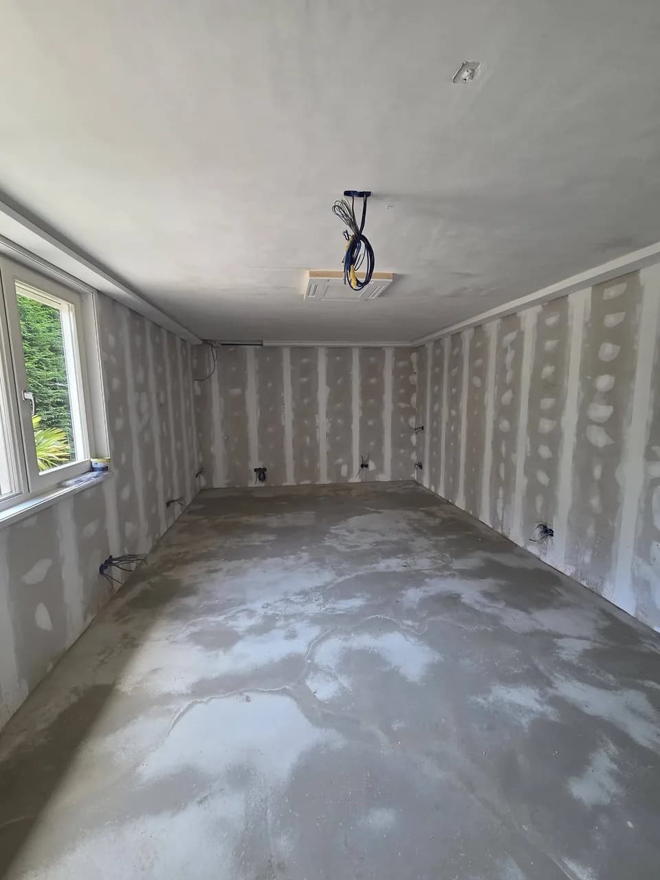 Kantoorruimte in aanbouw vóór de laatste binnenafwerking